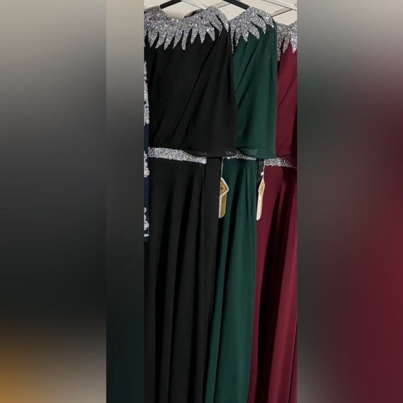 Kaftan abaya dress with attached scarf - Picture 3 of 3